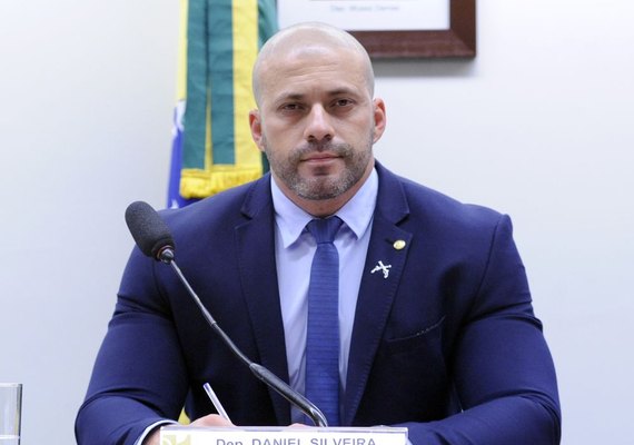 Daniel Silveira se recusa a usar tornozeleira eletrônica