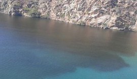 Casal detecta alteração na água bruta do lago de Xingó