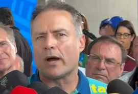 Renan Filho critica Flávio Bolsonaro e questiona pré-candidatura à Presidência