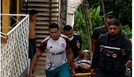 Idoso sofre convulsões e é resgatado em grota de difícil acesso, em Maceió