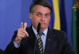 Bolsonaro diz que repassou mais de R$ 18 bilhões para AL