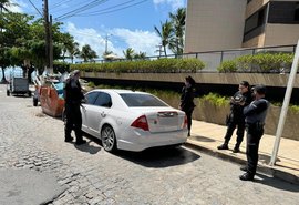 Homem é preso dentro de carro durante tentativa de furto em Maceió