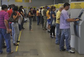 Agências bancárias abrem em horário especial nesta segunda-feira