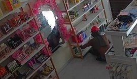 Dupla invasão na mesma madrugada: ladrão volta à mesma loja e causa prejuízo