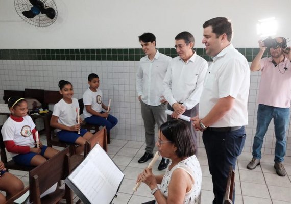 Vice-prefeito visita SCFV no Lar São Domingos
