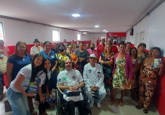 Candidato a deputado federal Dr. Hemerson visita Hospital Chama em Arapiraca