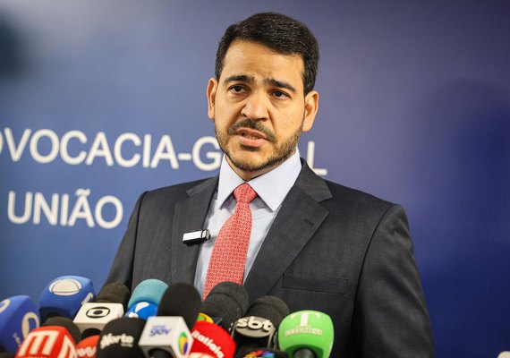 AGU pede a Fachin suspensão de decisão que afastou diretor-geral da PF