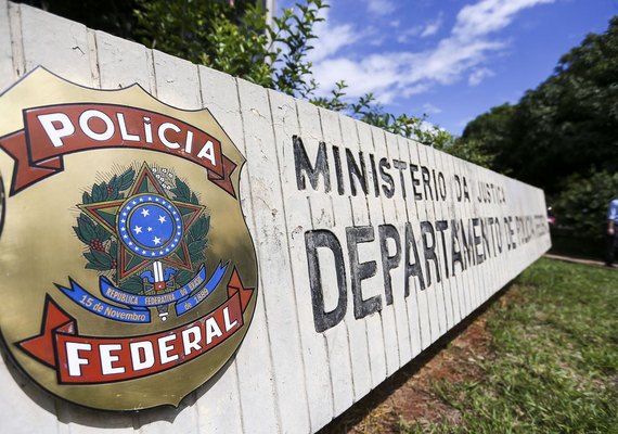 Polícia Federal deflagra operação contra possível lavagem de dinheiro
