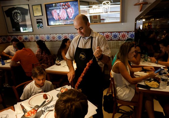 Vendas de bares e restaurantes crescem 2,2% em agosto ante julho, diz pesquisa