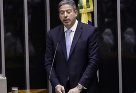 Lira cobra reação de Bolsonaro no combate à Covid-19