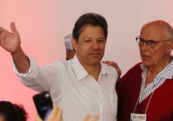 Haddad tem aval de Lula para liderar oposição ao governo Bolsonaro