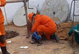 Pedreiro de 62 anos cai em fossa e fica ferido em Arapiraca