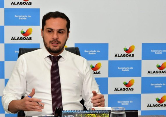Ayres desmente fake news sobre 'pico da pandemia'