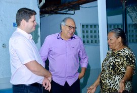 Gabinete do Deputado Davi Filho entrega doações de Natal