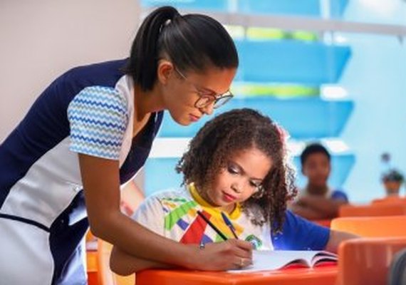 Prefeitura de Campo Alegre reajusta em 4,17% salário dos professores da rede municipal