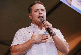 Renan impõe condições para aumento de tarifa de água em Alagoas