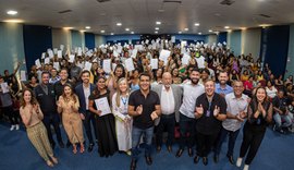 Mais de 700 maceioenses recebem certificados do Emprega Jovem MCZ