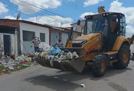 Acumulador internado em Delmiro Gouveia tem casa higienizada pela Prefeitura