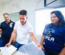 Paulo assina compromisso para manter Programa do Leite em Alagoas