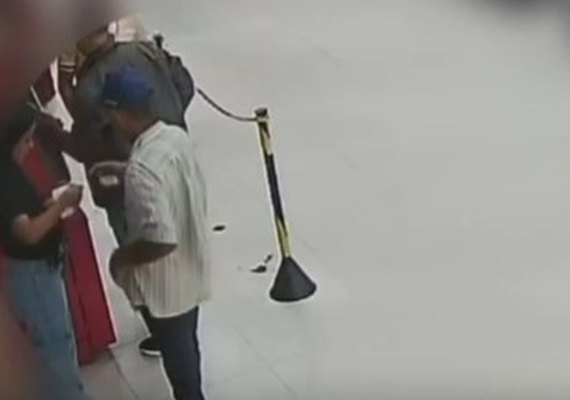 Mulher é presa por aplicar golpe de R$ 3,7 mil contra idoso em mercado