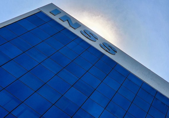 STF mantém decisão que rejeita revisão da vida toda do INSS