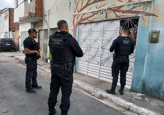 Polícia Civil cumpre mandados e avança em investigações de dois homicídios em Maceió