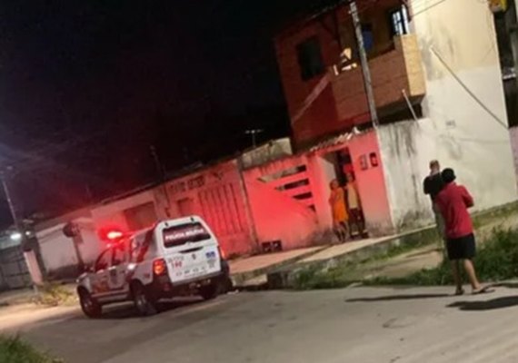 Irmãos são executados a tiros dentro de casa em Maceió