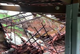 Temporal causa alagamento em Palmeira dos Índios