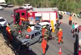 Acidente entre dois carros deixa quatro feridos em Rio Largo neste domingo