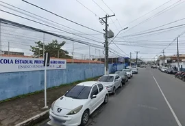 Homem é baleado nas costas em tentativa de homicídio próximo a escola na Jatiúca
