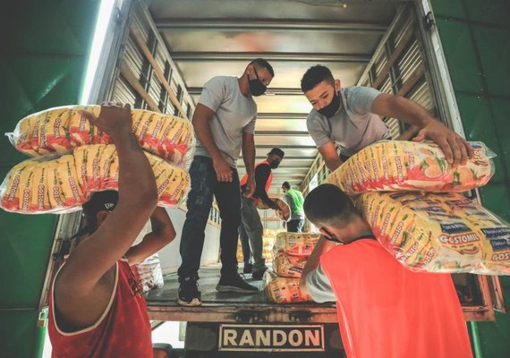Governo entrega primeiro lote de cestas básicas aos municípios alagoanos esta semana