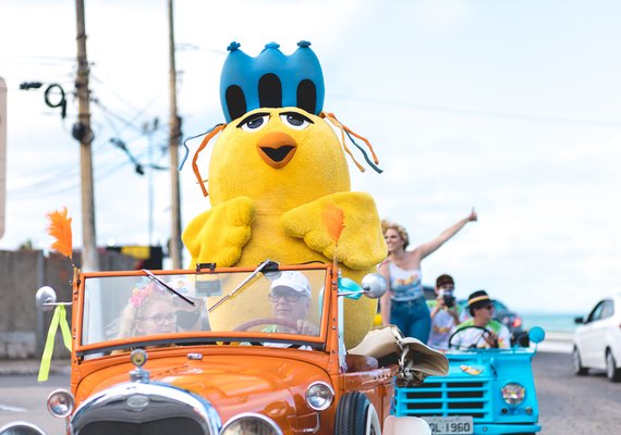 Desfile do Corso Carnavalesco e Pinto da Madrugada marcou presença orla marítima de Maceió