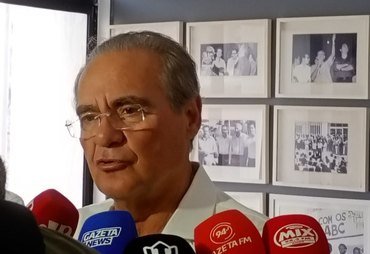 Renan denuncia censura após decisão sobre discurso no Senado
