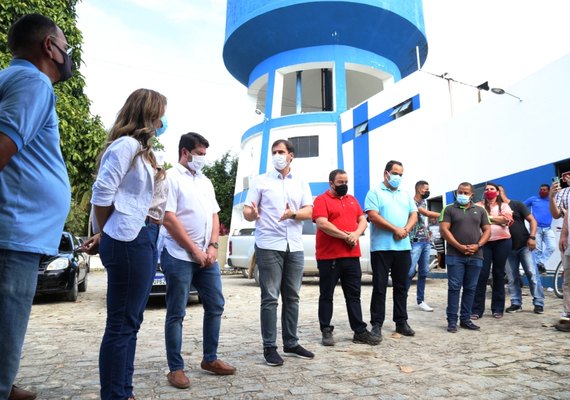 Prefeito Cacau garante emprego dos funcionários efetivos do órgão SAAE