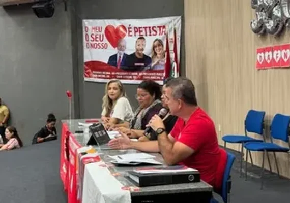 No fim do mandato, direção do PT queima largada e lança Paulão senador