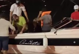 Barco vira no Rio São Francisco e mobiliza resgate em Penedo