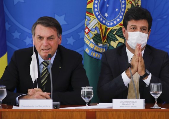 Mandetta diz que Bolsonaro seguia conselhos dos filhos para combater a pandemia