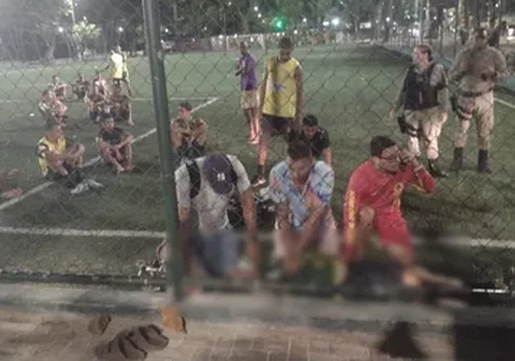 Homem morre após sofrer infarto durante partida de futebol na orla de Maceió