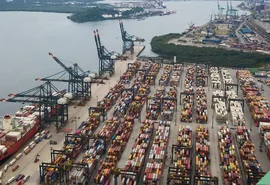 Tarifaço de 50% dos EUA entra em vigor hoje e pressiona exportações brasileiras