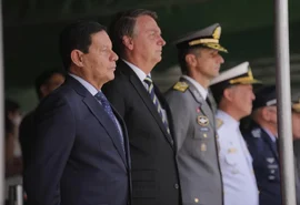 'Quem pensa que estou abrindo as portas dos quartéis para Lula desconhece a minha história'