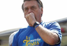 Bolsonaro pede que Receita Federal perdoe dívidas de igreja evangélica