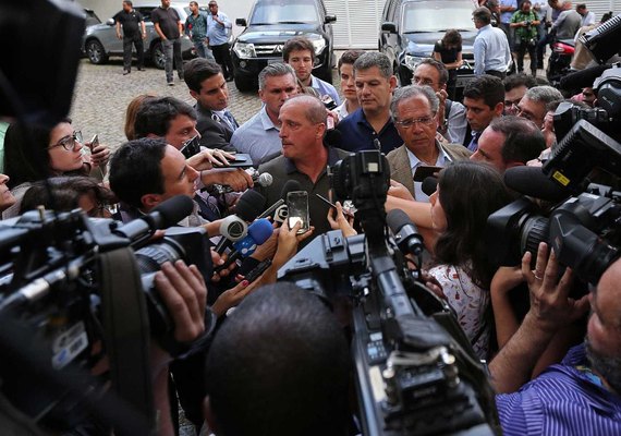 General desiste de ministério e leva crise ao QG de Bolsonaro