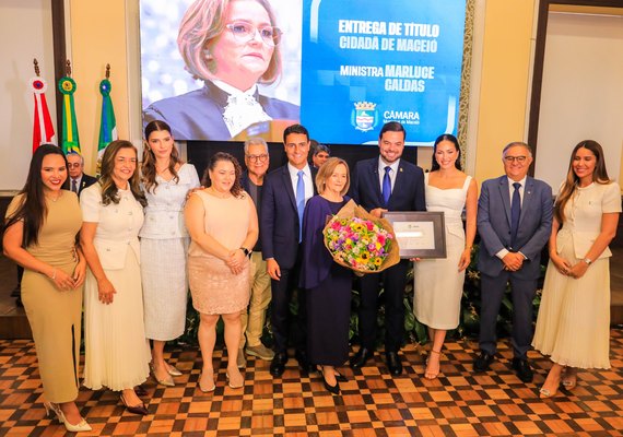 Marluce Caldas, ministra do STJ, recebe título de Cidadã Honorária de Maceió