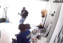 VÍDEO: Loja é assaltada no Canaã, em Maceió, e prejuízo chega a R$ 30 mil