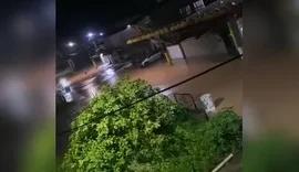 Chuva da madrugada provoca alagamento em São Miguel dos Milagres