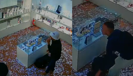 Com sorvete na mão, bandido rouba R$ 100 mil de joalheria; saiba mais