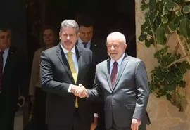 Esquerda anuncia apoio a Arthur Lira e garante reeleição “com folga” do presidente da Câmara