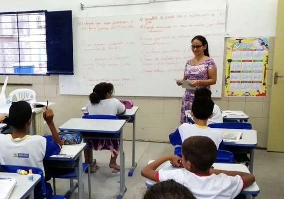Isenção do IR beneficia 59,6% dos professores da educação básica em Alagoas