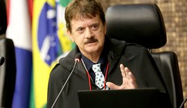 Escolas particulares terão de reduzir mensalidades em 30%