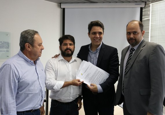 CPLA participa de reunião sobre aplicação de recursos para AL